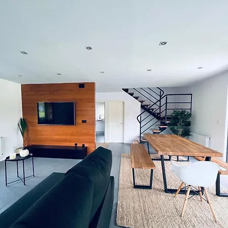 Rodeada De Sol Treceño