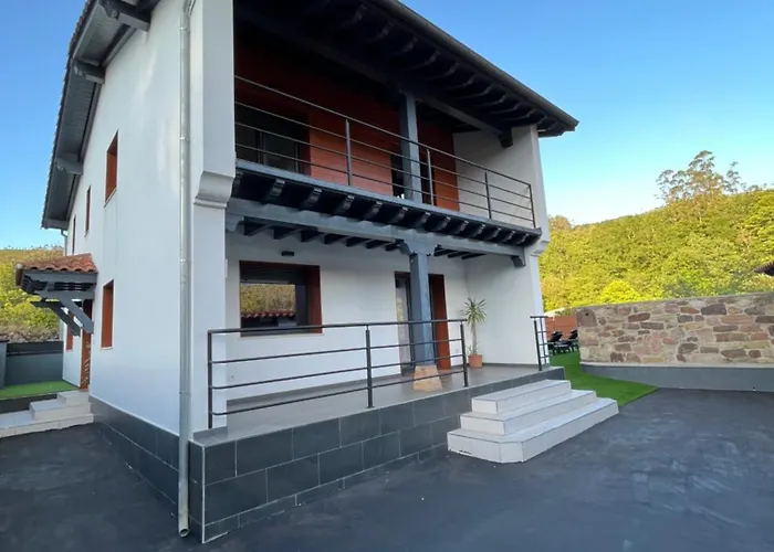 Rodeada De Sol * Treceño