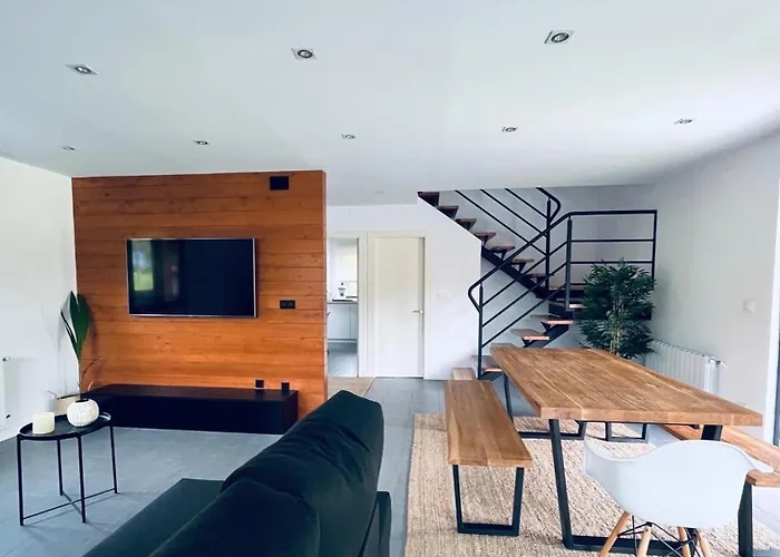 Rodeada De Sol Treceño